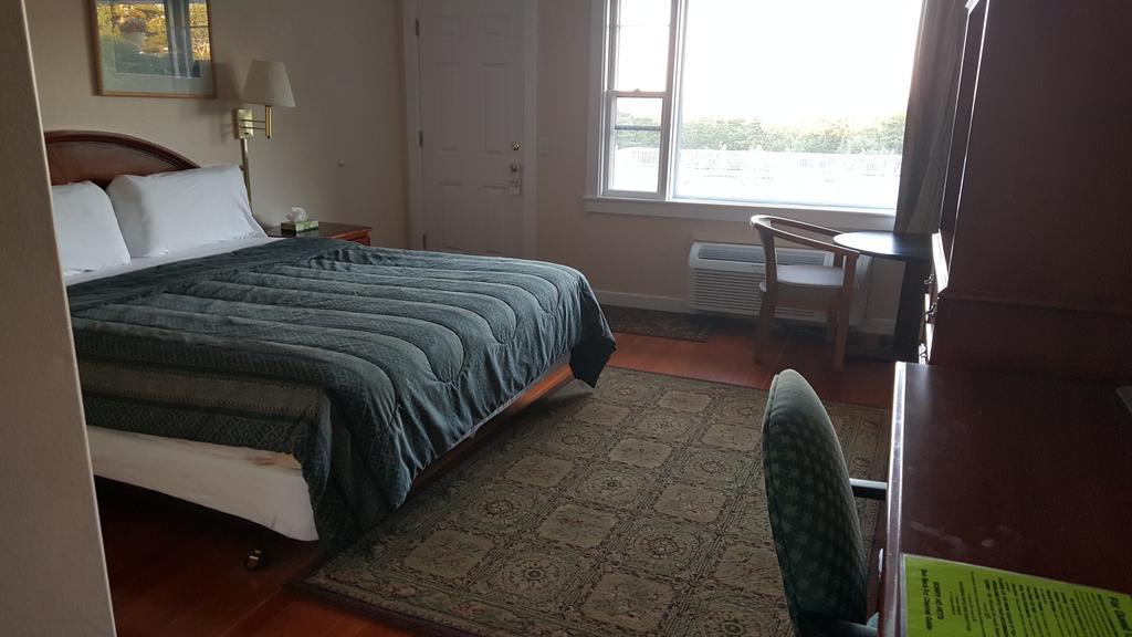 Acadia Ocean View Hotel